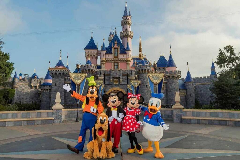 2 Miles To Disneyland -Free Parking! In Anaheim Ca المظهر الخارجي الصورة